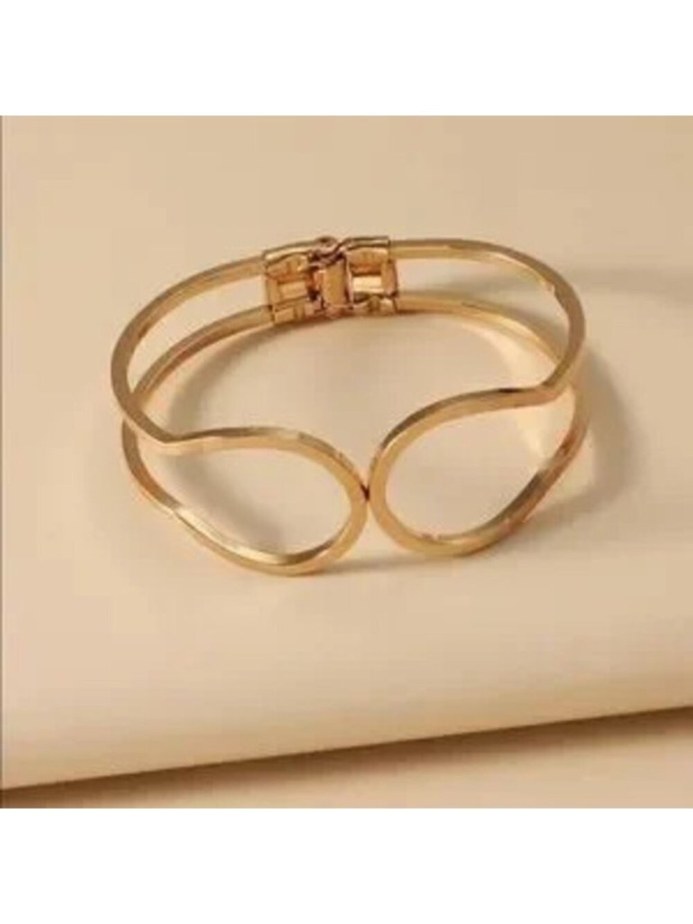 GOLD 1pc Hollow Bracelet